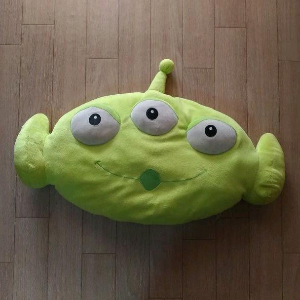 メルカリ トイストーリー リトルグリーンメン ぬいぐるみ クッション 枕 300 中古や未使用のフリマ