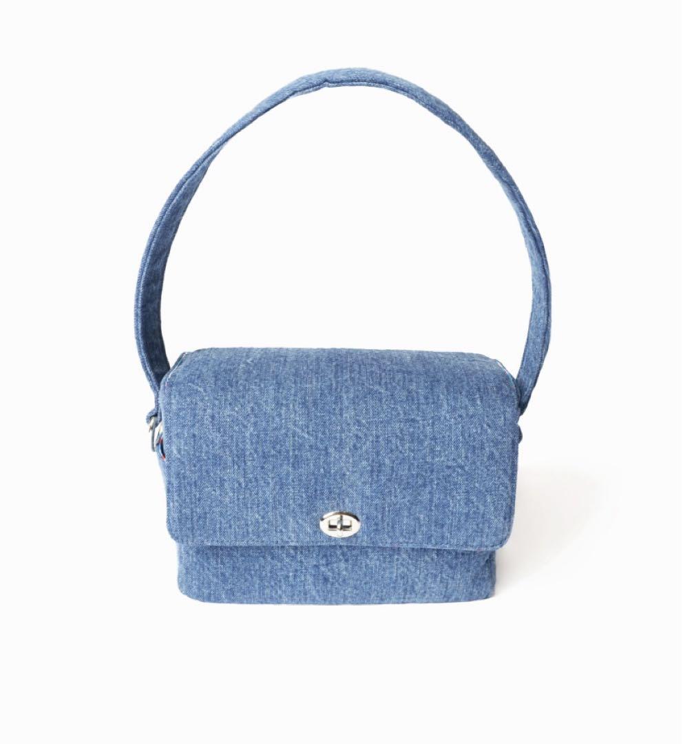 holiday  DENIM FLAP BAG キーチャームセット　デニムバッグ