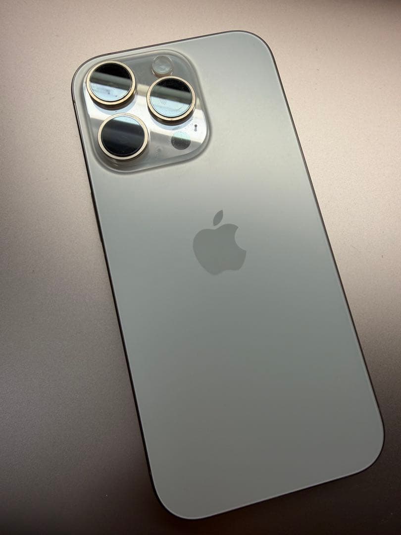 iPhone16Pro256GBデザートチタニウム　Apple