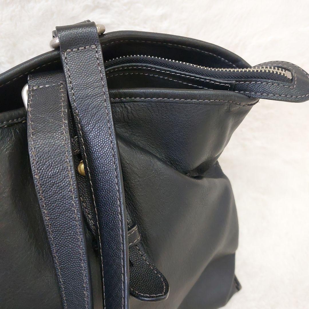 Paul Smith　ポールスミス　A4　シボ革　ブラック　肩掛け　本革