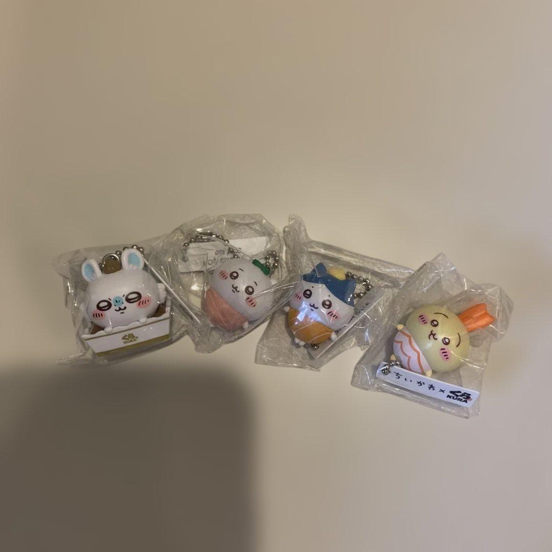 ちいかわ　くら寿司　ビッくらポン　フィギュア　4種