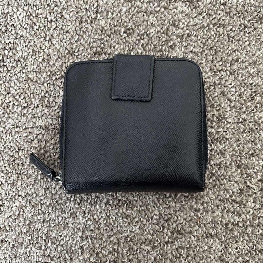PRADAプラダ　二つ折り財布