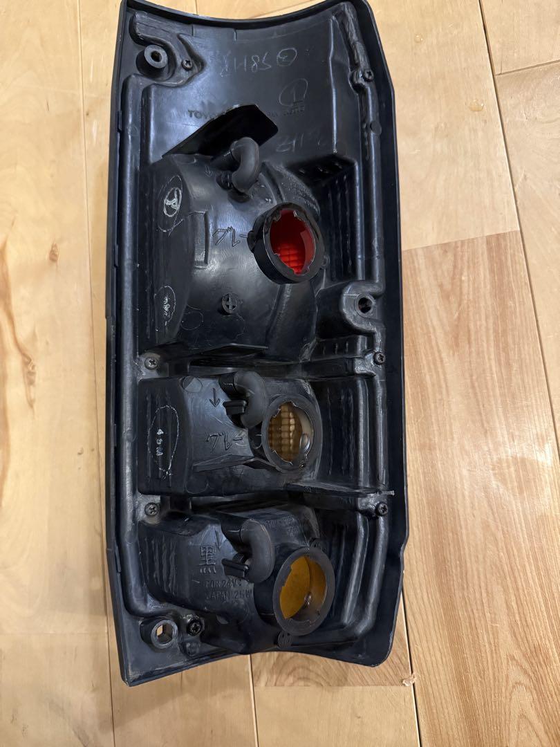 ランドクルーザー70 HZJ77 純正テールランプ ランクル77