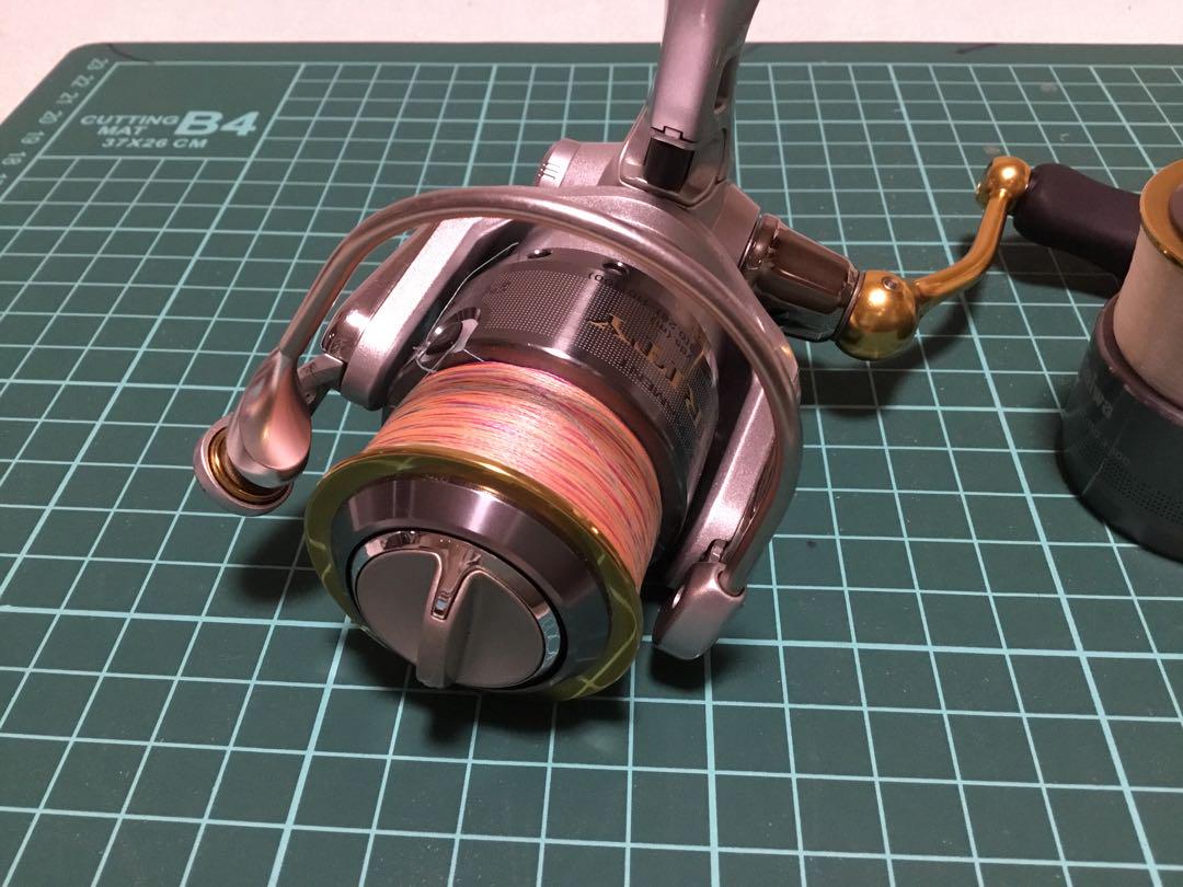 代引き手数料無料 美品 トーナメントエアリティ2000スプール付 初代ルビアス2000 リール