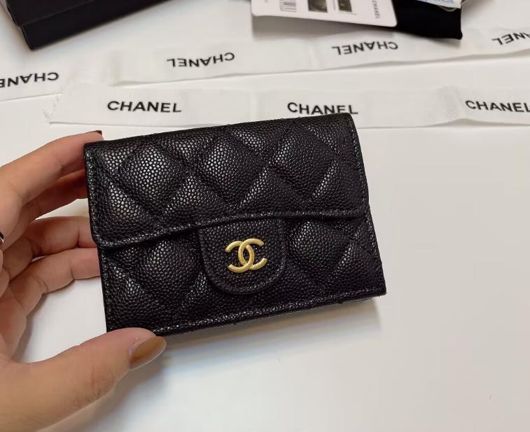 美品☆超人気☆CHANEL シャネル三つ折りの短財布