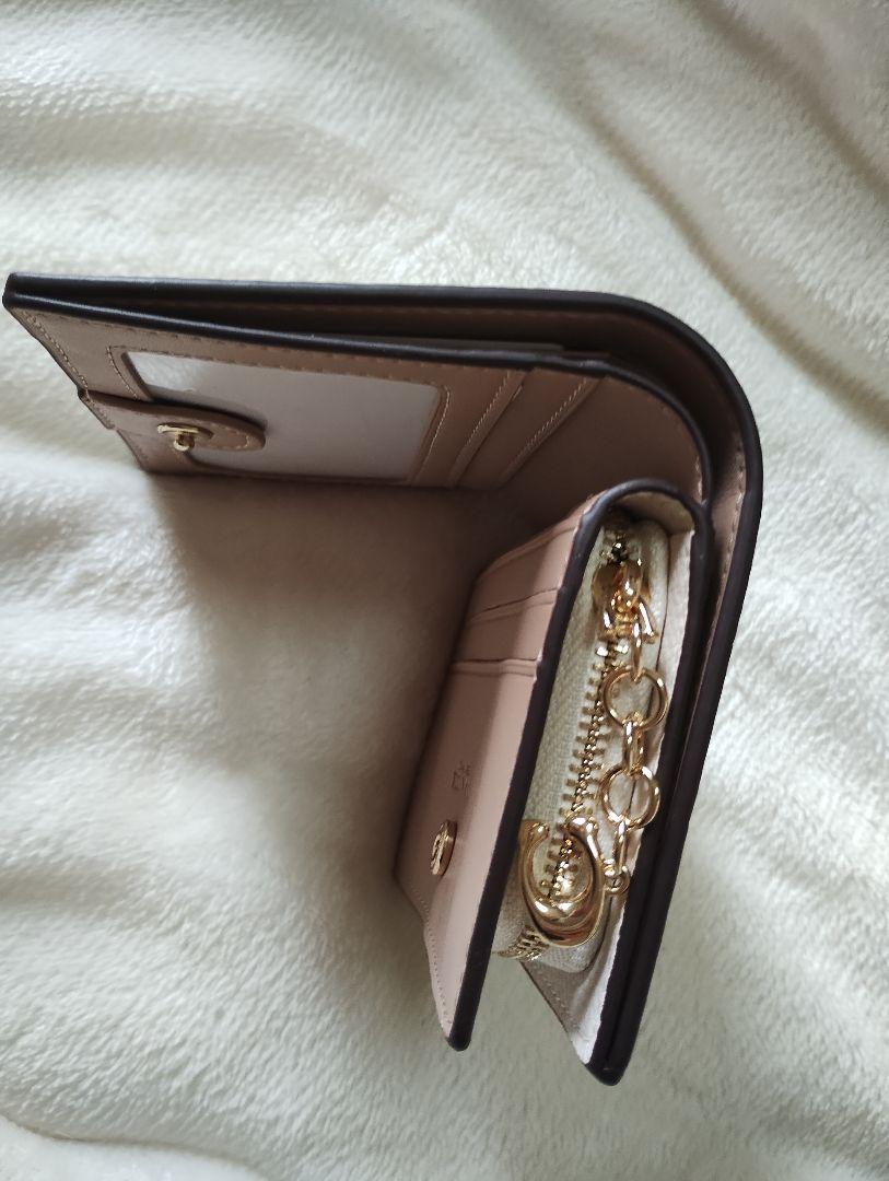 COACH 二つ折り財布　ダンシングキトゥン　ホワイト
