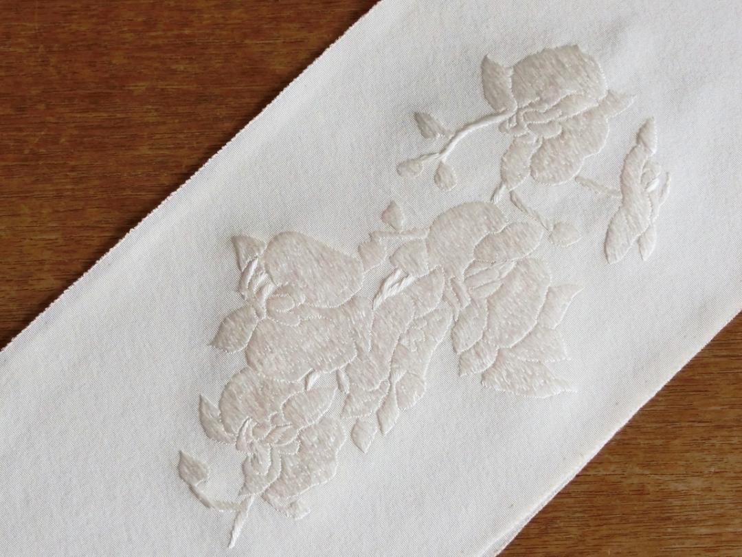 ワンランク上の豪華洗練！レア胡蝶蘭 刺繍半襟♪定価1万以上 超高級・半衿 正絹