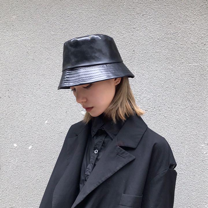 大人気》バケットハット 黒 韓国 バケハ レザー 帽子 レディース 大人気》バケットハット 黒 韓国 バケハ レザー 帽子 レディース