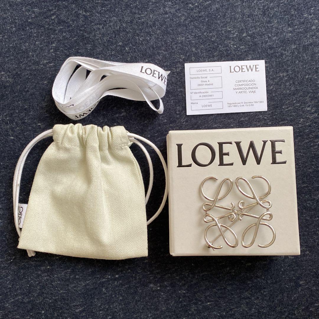 LOEWEブローチ シルバー