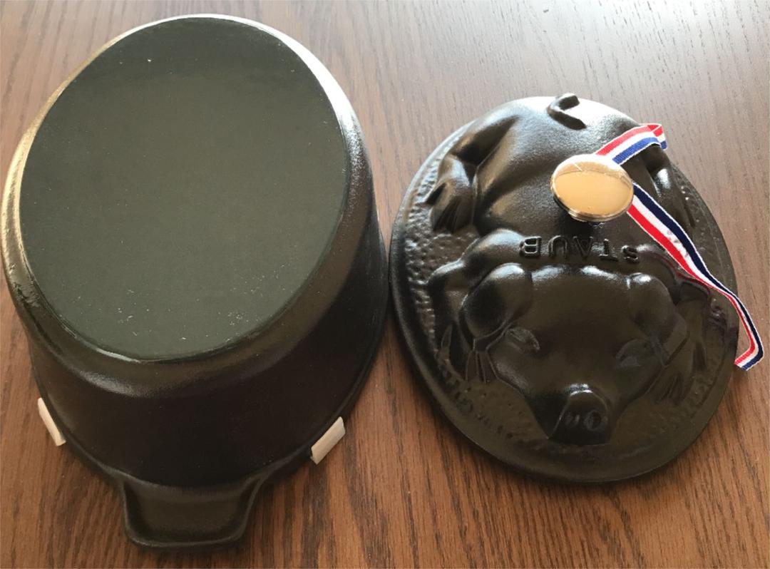 します staub ココット ブラック 黒 NSuqw-m62112060788 ストウブ ピギー オーバル によるキャ