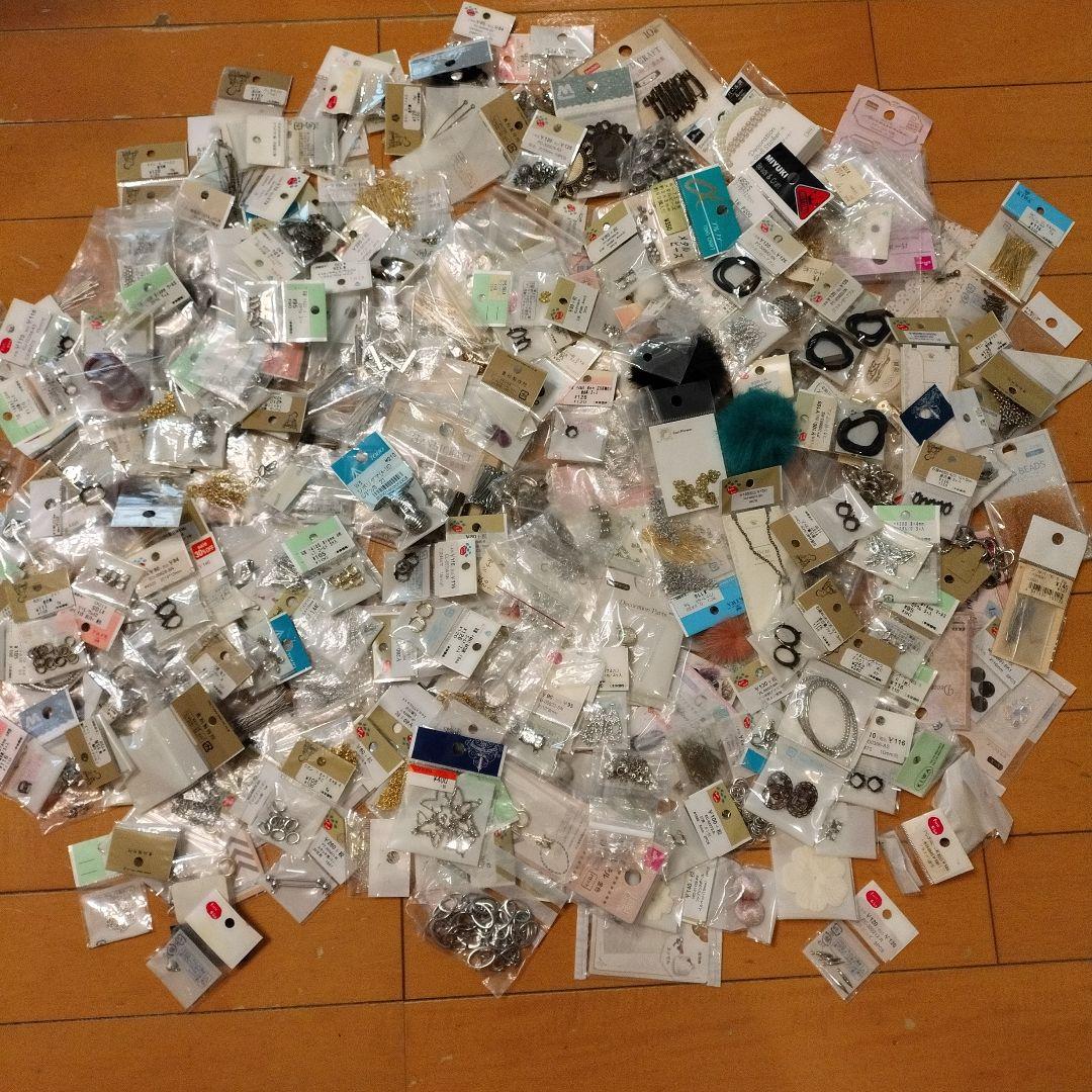 手芸　ビーズ　金属パーツ　その他　大量　まとめ売り