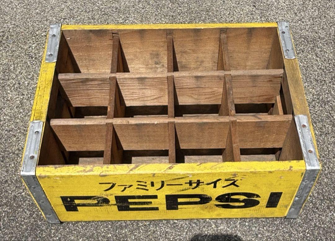 昭和レトロ PEPSIコーラ木箱（アンティーク雑貨） 昭和レトロ PEPSI木箱（アンティーク雑貨） - メルカリ