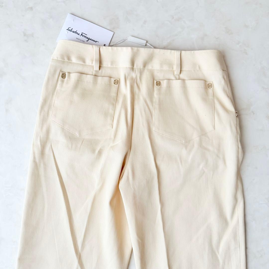 新品タグ付き✨フェラガモ ストレッチパンツ US6 ベージュ 夏物 柄物 新品タグ付き✨フェラガモ ストレッチパンツ US6 ベージュ 夏物 柄物