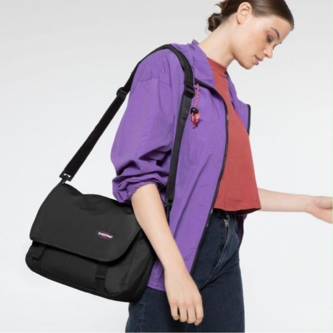 Eastpak メッセンジャーバッグ グレー/ブラック EASTPAK メッセンジャーバッグ グレー - メルカリ