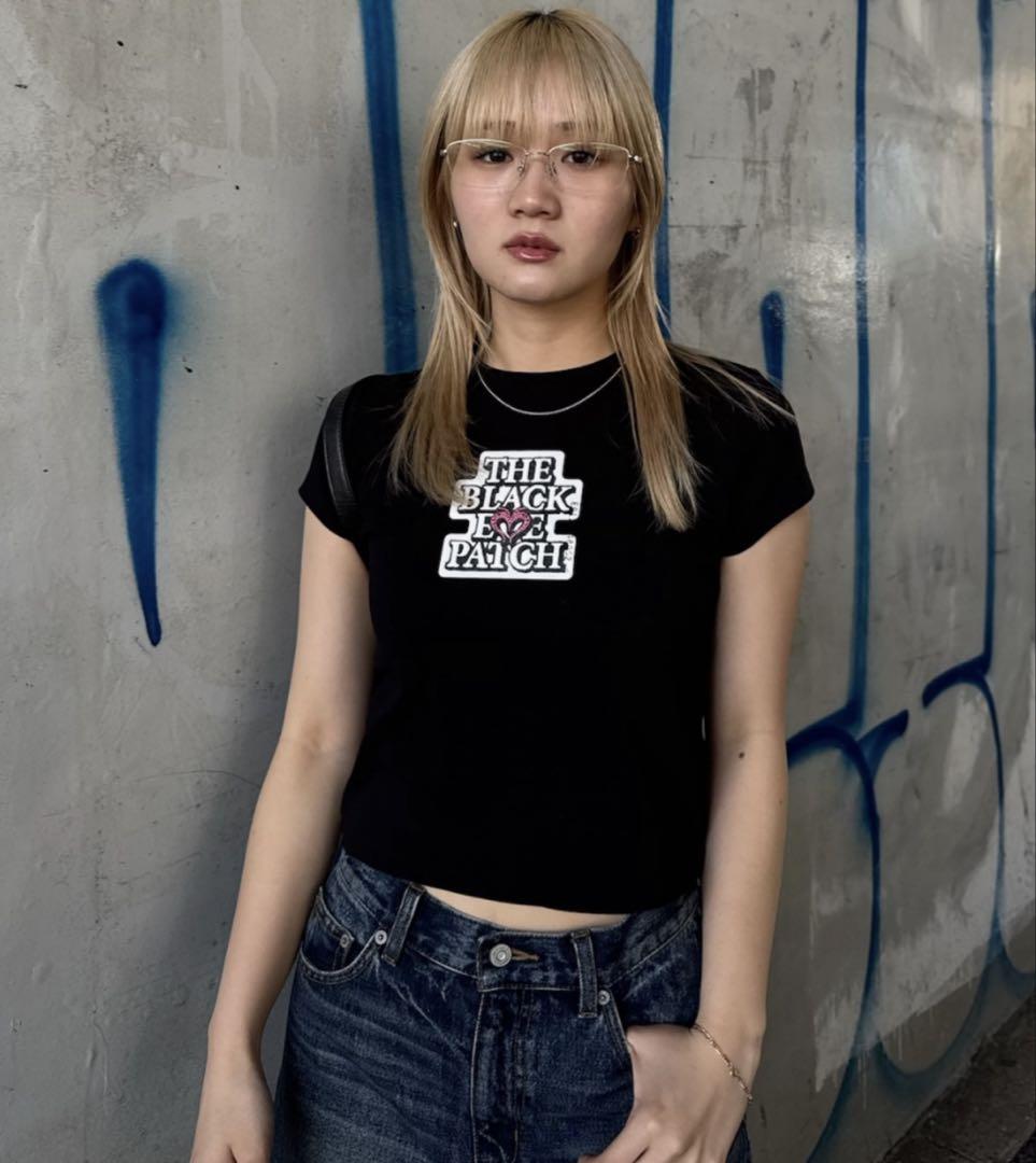 MOUSSY×BEPコラボ BEP OG ラインストーン BABY TEE 黒 - メルカリ