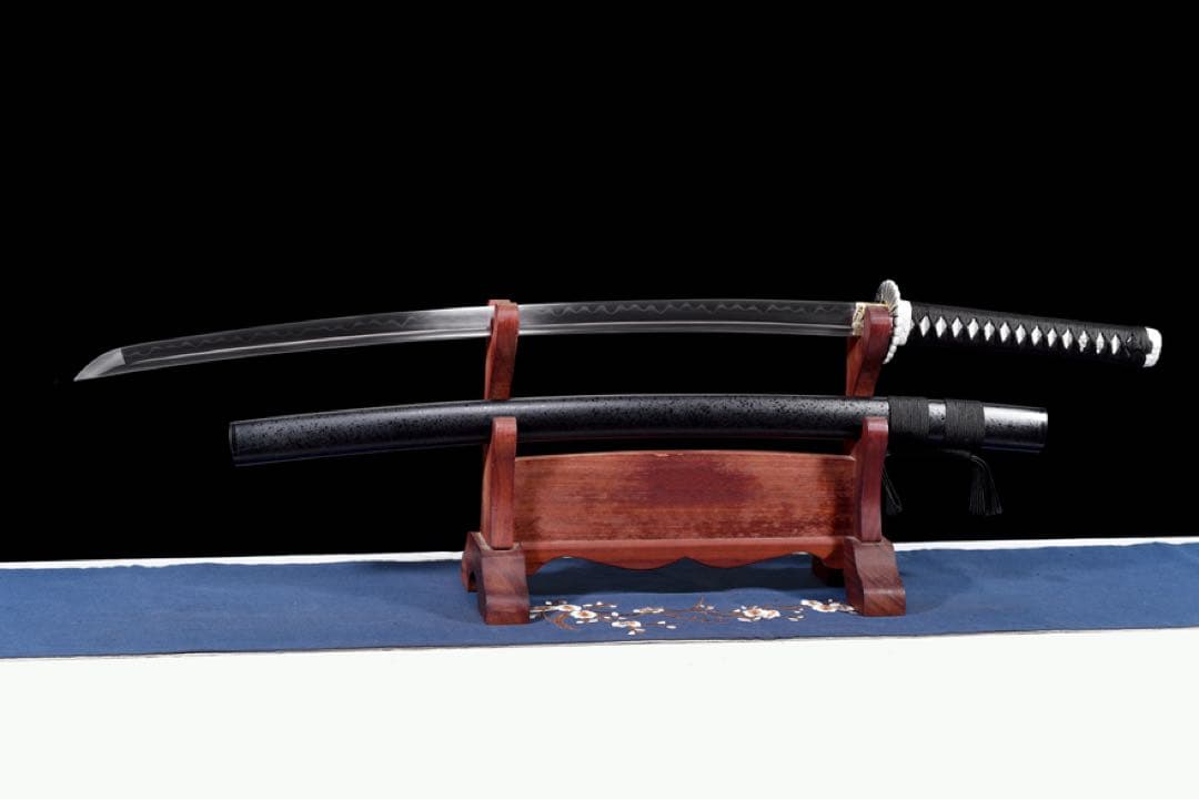 日本刀 模造刀 居合刀 斬馬刀 龍泉剣 『ブラックホーク』T 8鋼焼刃 日本刀 模造刀 居合刀 斬馬刀 龍泉剣 『ブラックホーク』T 8鋼焼刃