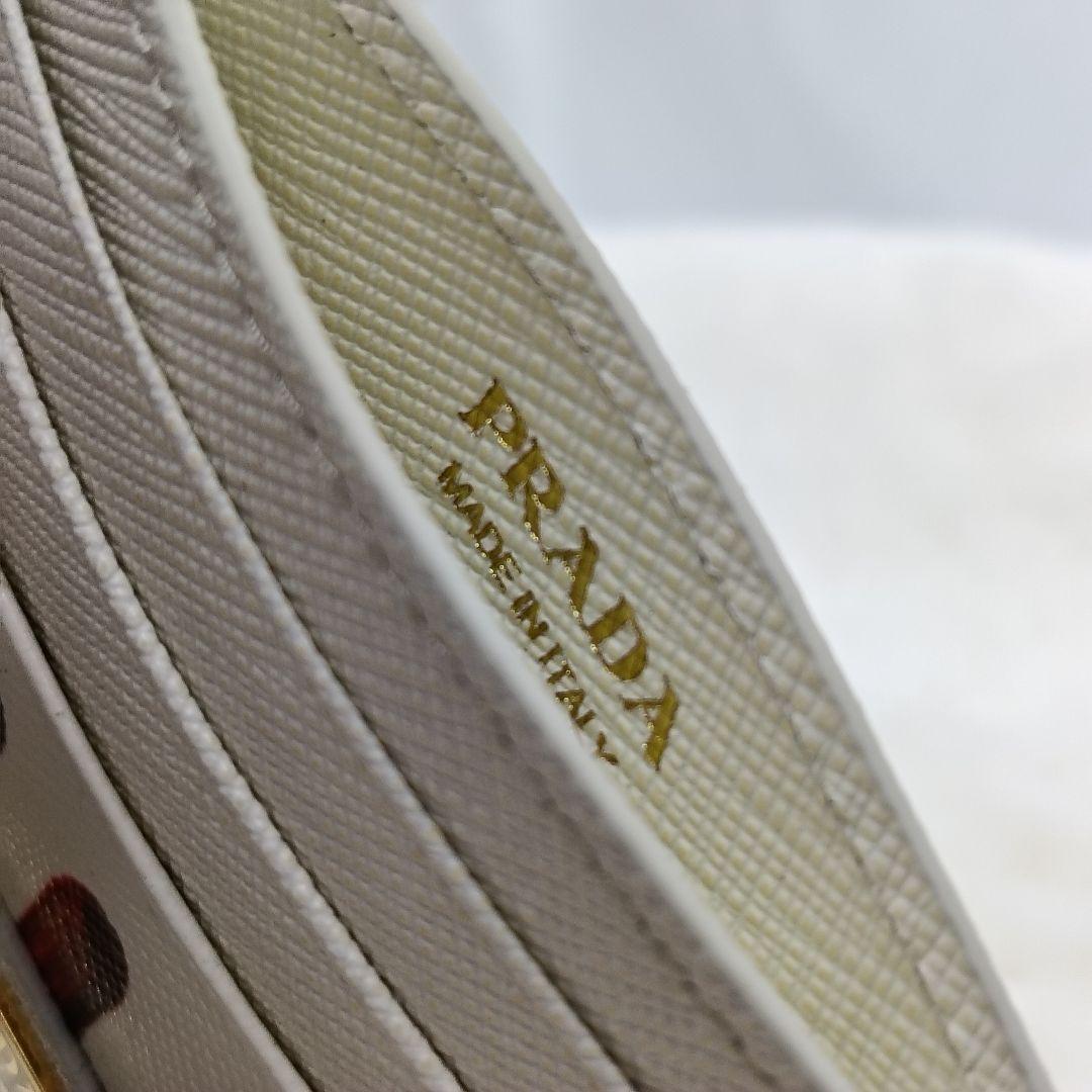現行 PRADA プラダ リップ柄 カードケース ホワイト サフィアーノレザー