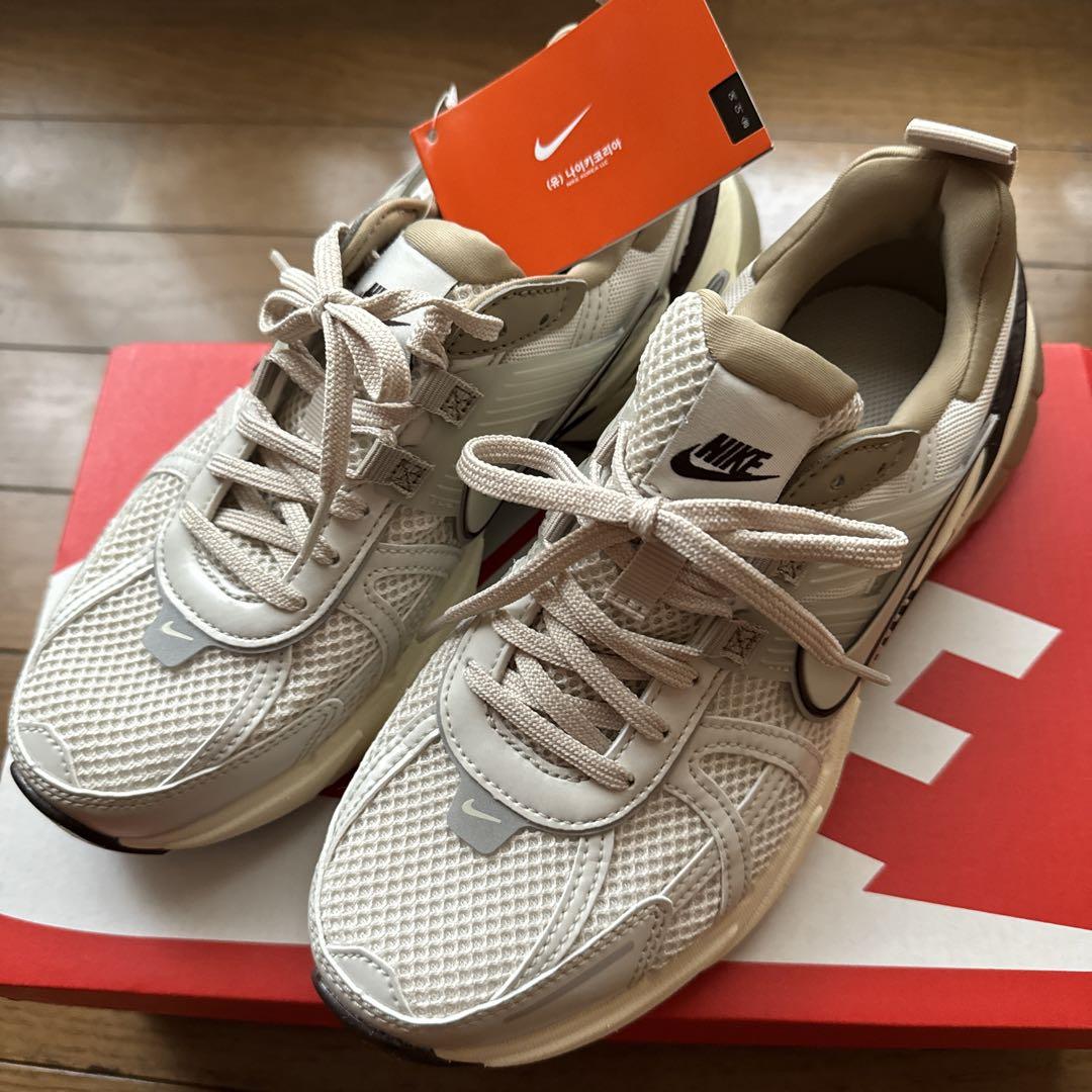 大人気 ☆NIKE☆ V2K RUN LIGHT OREWOOD BROWN KHAK Buy Nike V2K Run Women's Shoes - Light Orewood Brown/Khaki