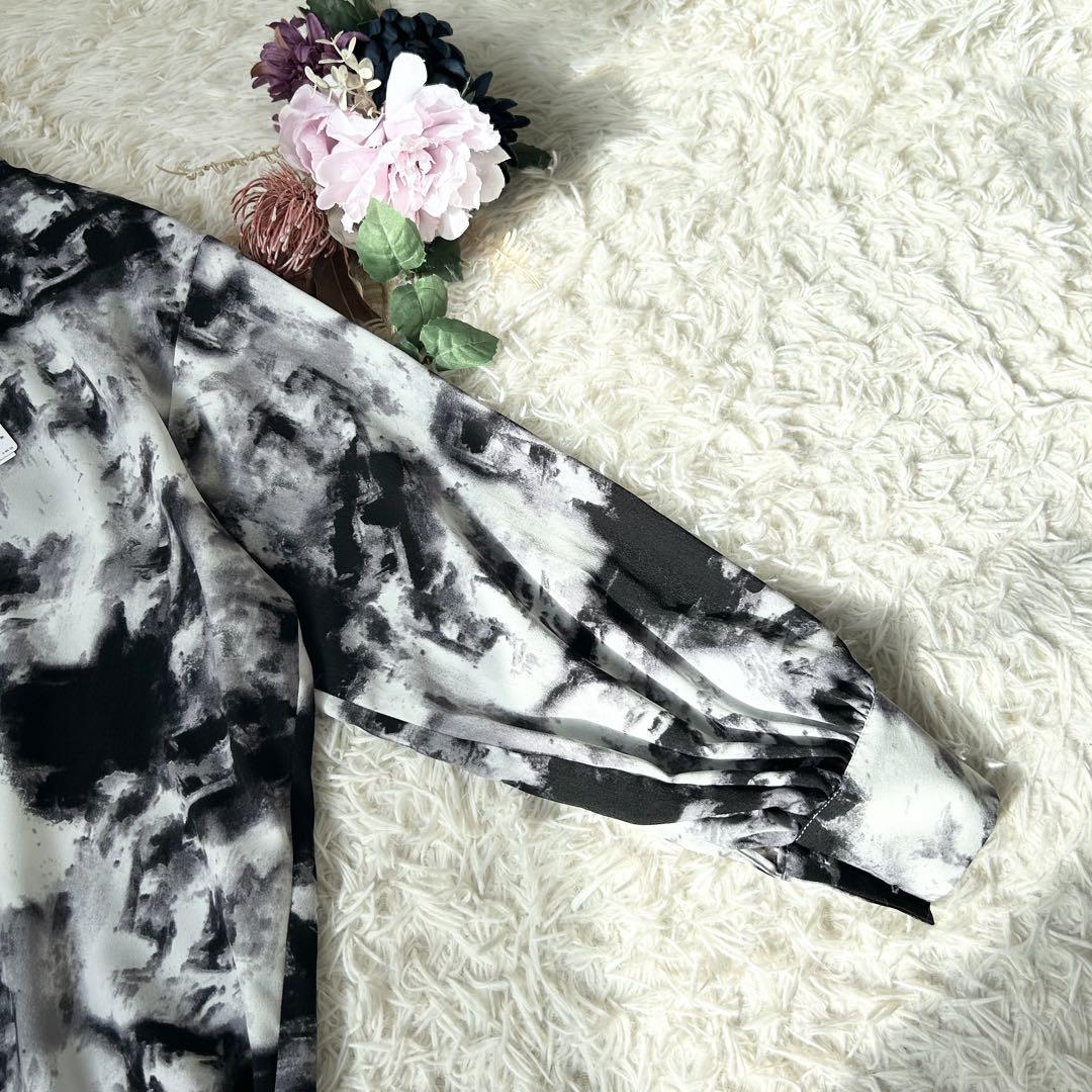 新品タグ付き 【Mavie..7】2025SS柄シャツ ブラック