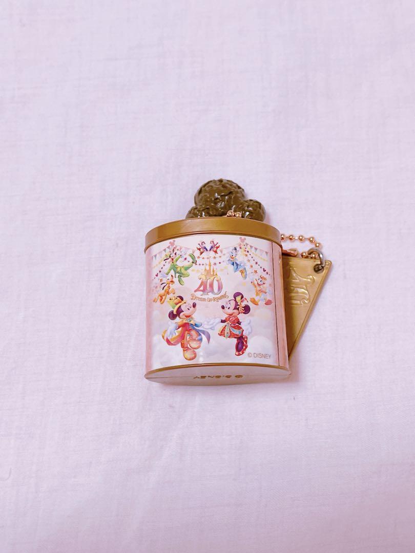 ディズニー スーベニア ガチャガチャ ピンバッジ ケース
