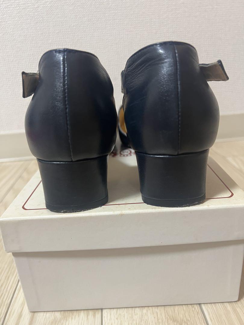 Mezzan boutique クロスストラップパンプス ネイビー