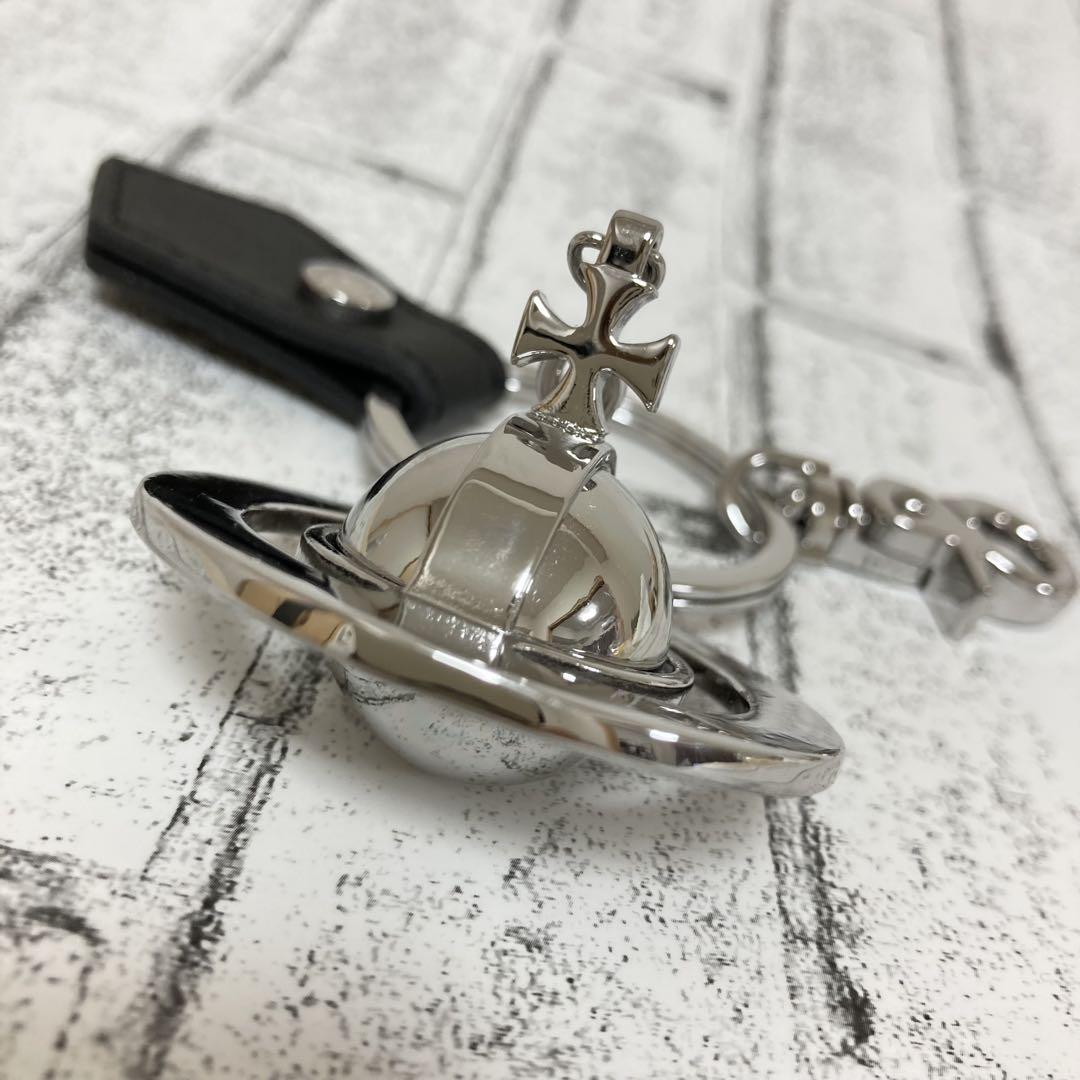 Vivienne Westwood ラウンドオーブキーリング　シルバー Vivienne Westwood ラウンドオーブキーリング シルバー - メルカリ