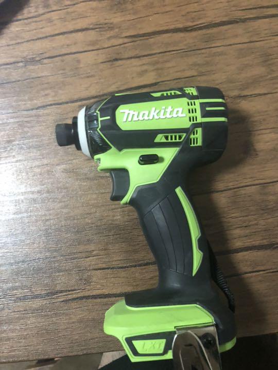 48%割引 爆売り マキタ インパクトドライバ18v TD149D 工具 送料無料日本正規品 マキタ インパクトドライバーTD149D(ほぼ新品) 工具/メンテナンス