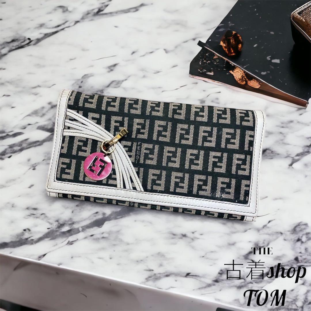 FENDI　財布　長財布　ズッカ柄　ホワイト