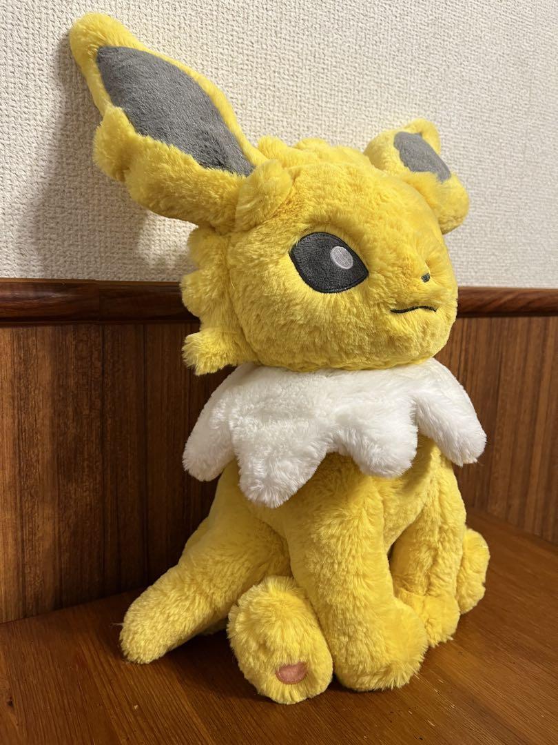 ポケモン　ポケモンセンター　サンダース　ふわふわ抱きぬいぐるみ　ぬいぐるみ