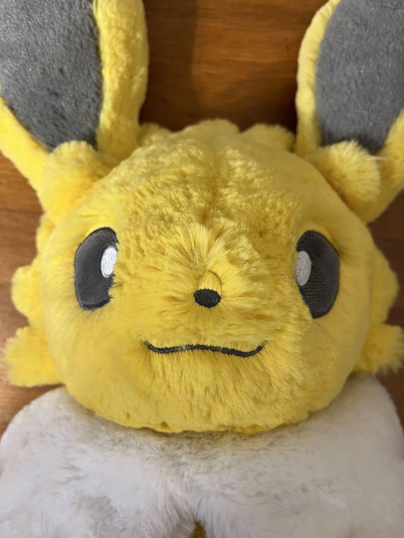 ポケモン　ポケモンセンター　サンダース　ふわふわ抱きぬいぐるみ　ぬいぐるみ
