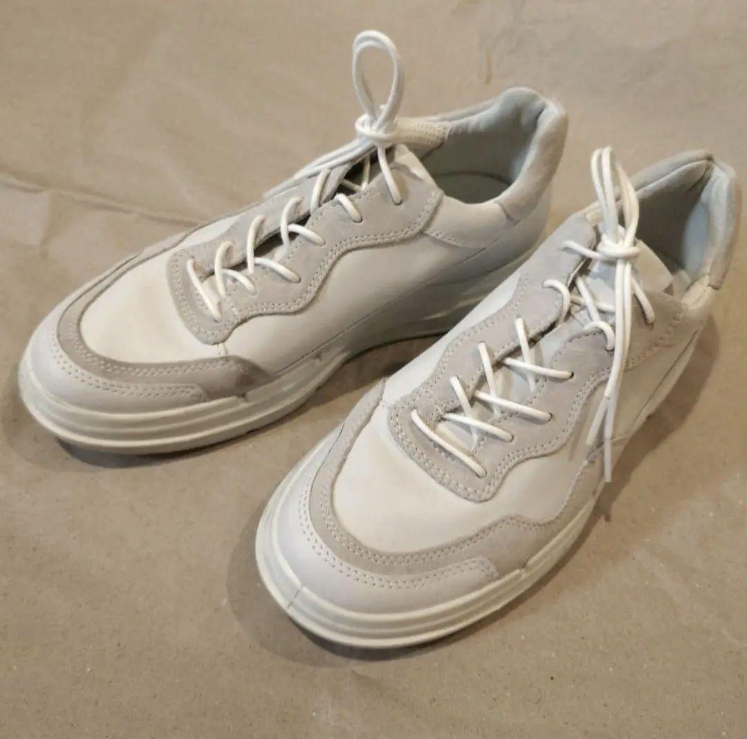 最安値挑戦】 ecco 革スニーカー 白 37 23.5 レディース - ネット直売
