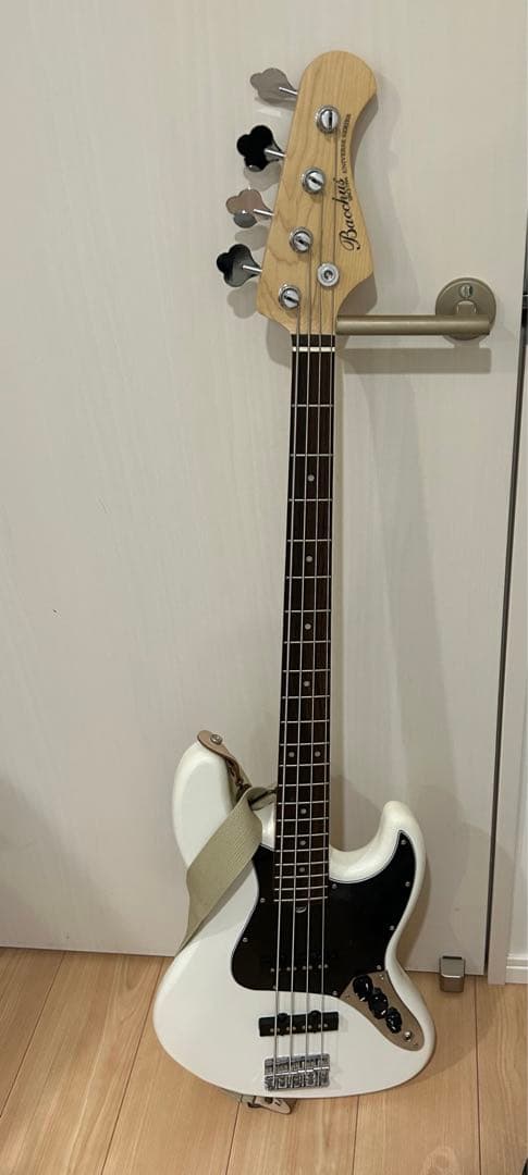 Bacchus エレキベース
