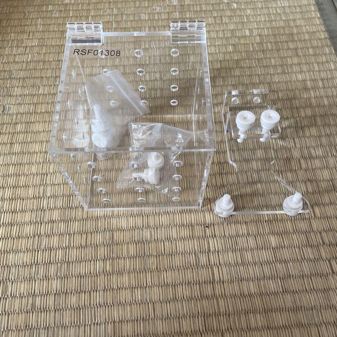 アクリル　隔離ケース