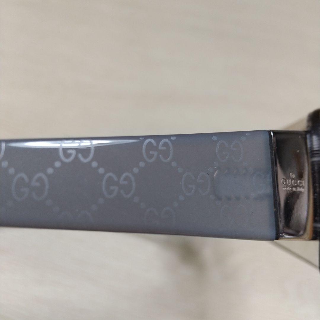 GUCCI スタッズ付き GGロゴサングラス グレー GG1838