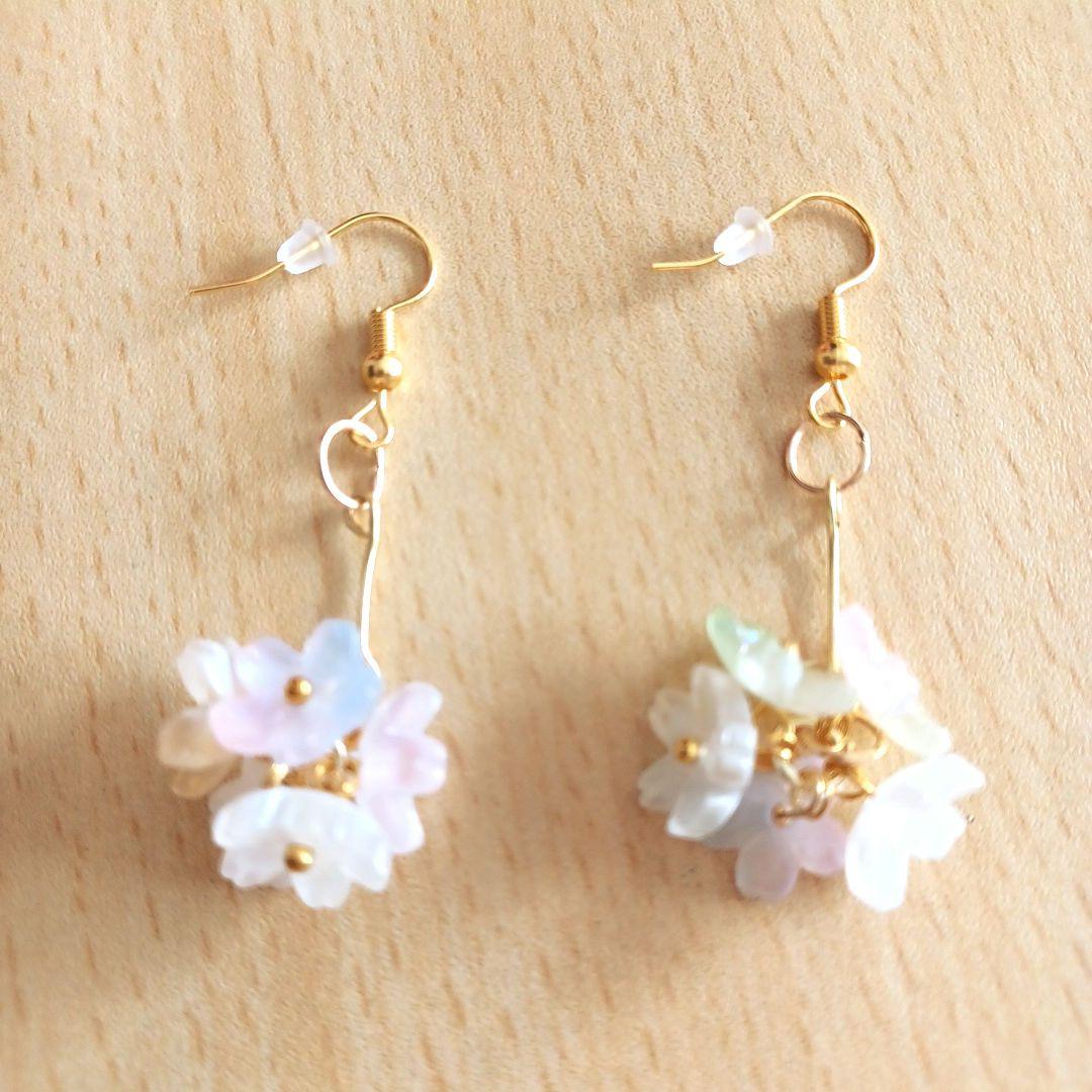 ピアス14KT GOLD 花モチーフ 花モチーフ ゴールド ピアス - メルカリ