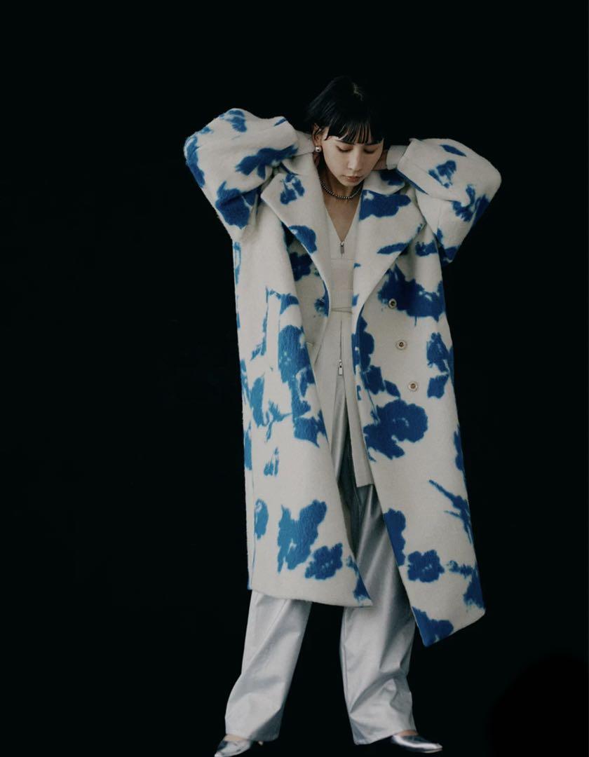 UND SHADOW FLOWER WOOL COAT