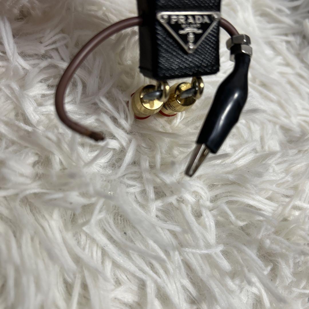 PRADA ロボット　キーホルダー　チャーム　三角ロゴ