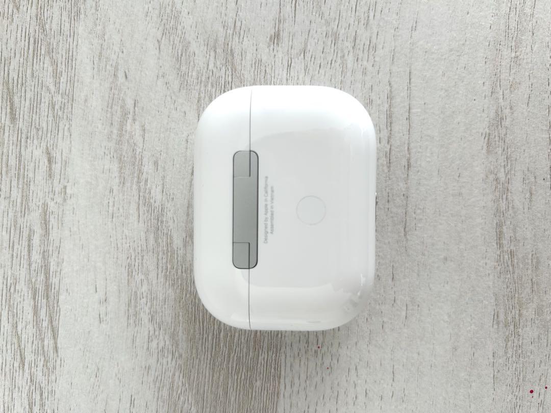 ●Apple AirPods