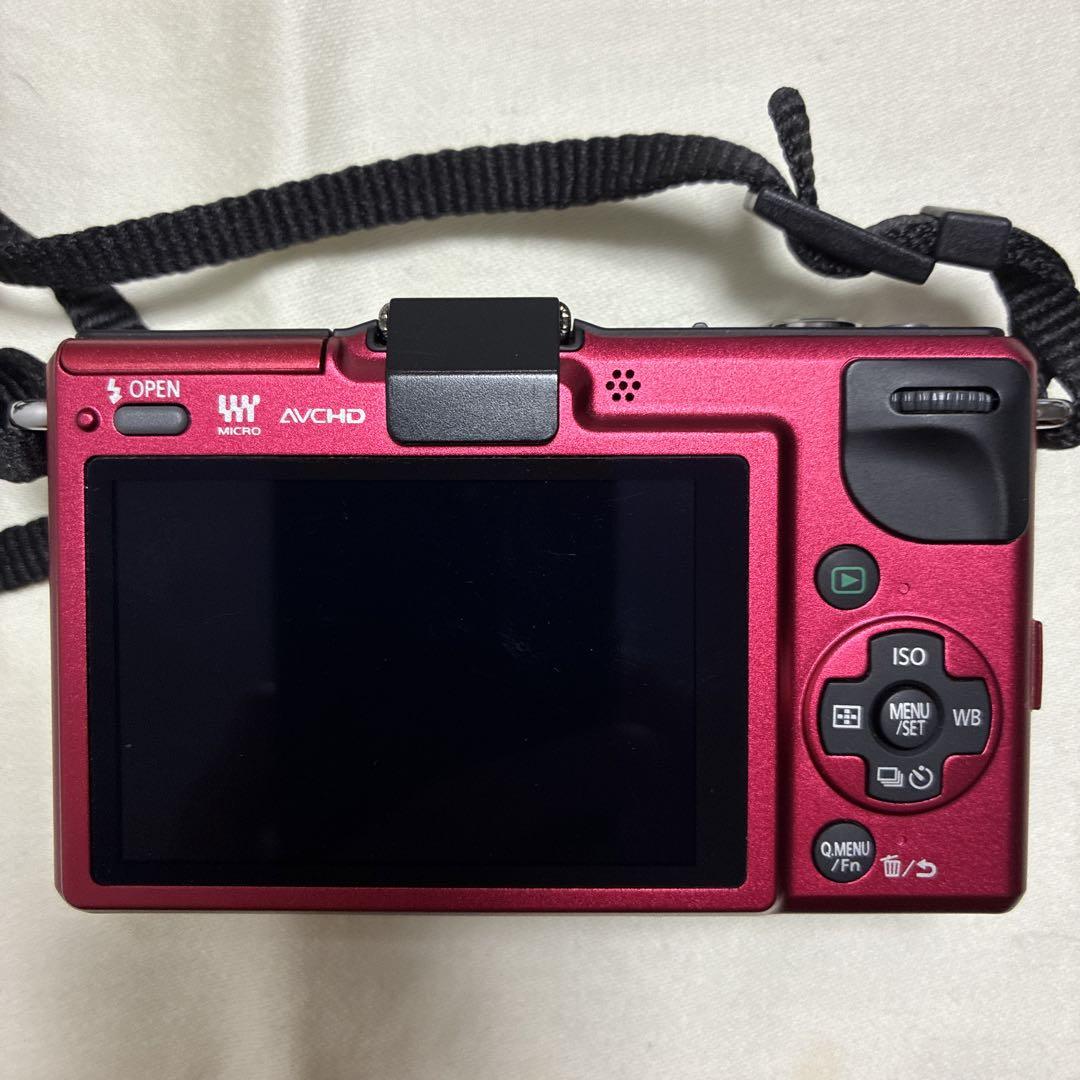 Panasonic LUMIX GF2 ダブルレンズキット レッド　デジカメ