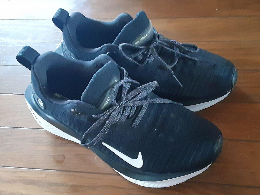 レディース　靴　NIKE　　　　　　　　　　スニーカー　25cm　(中古美品)