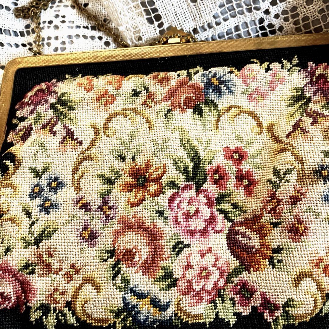 フランスアンティークプチポワンバッグ　クラッチバッグ　ビスクドール　刺繍バッグ フランスアンティークプチポワンバッグ クラッチバッグ ビスク