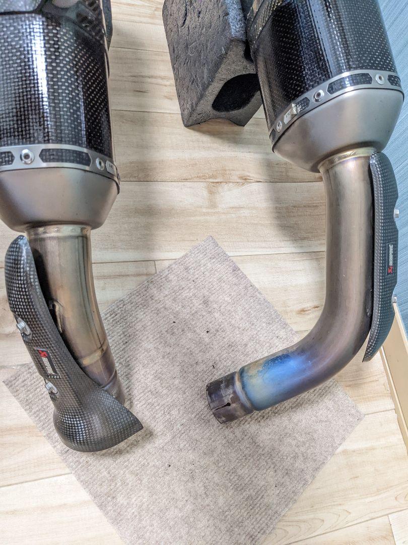 YZF-R1 (09~14) AKRAPOVIC スリップオンマフラー カーボン YZF-R1 09-14 アクラポビッチ スリップオンカーボンマフラー