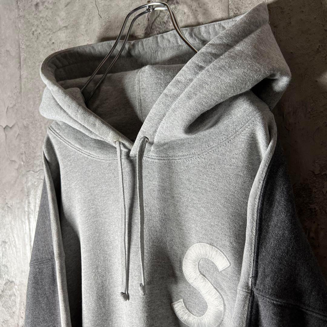 シュプリーム supreme バイカラー 刺繍Sロゴ パーカー 人気Lサイズ
