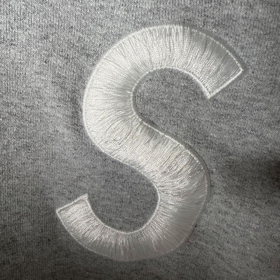 シュプリーム supreme バイカラー 刺繍Sロゴ パーカー 人気Lサイズ