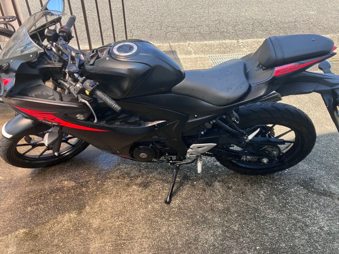 愛知　スズキ GSX-R125 スポーツバイク 黒/赤
