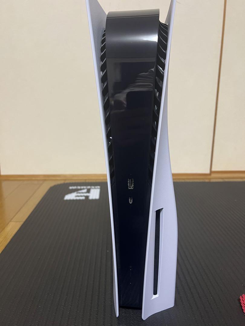 PlayStation 5(本体) ＋新品と中古コントローラー＋ヘッドフォン付
