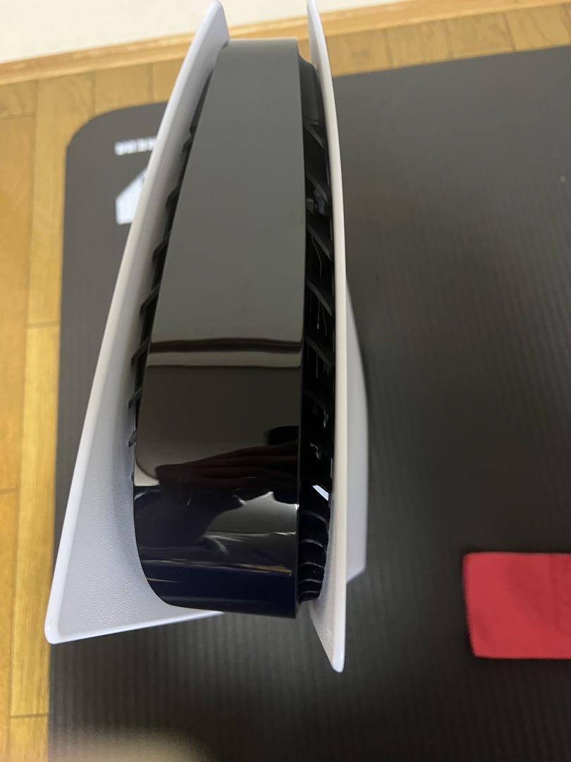 PlayStation 5(本体) ＋新品と中古コントローラー＋ヘッドフォン付
