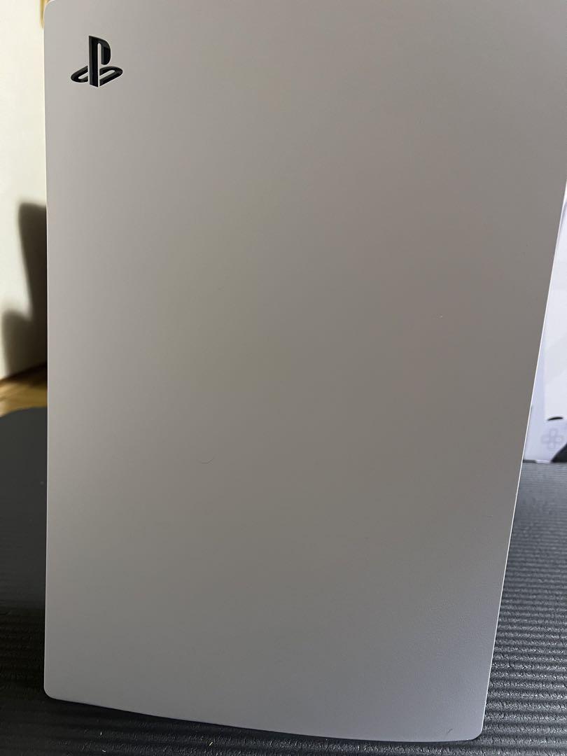 PlayStation 5(本体) ＋新品と中古コントローラー＋ヘッドフォン付