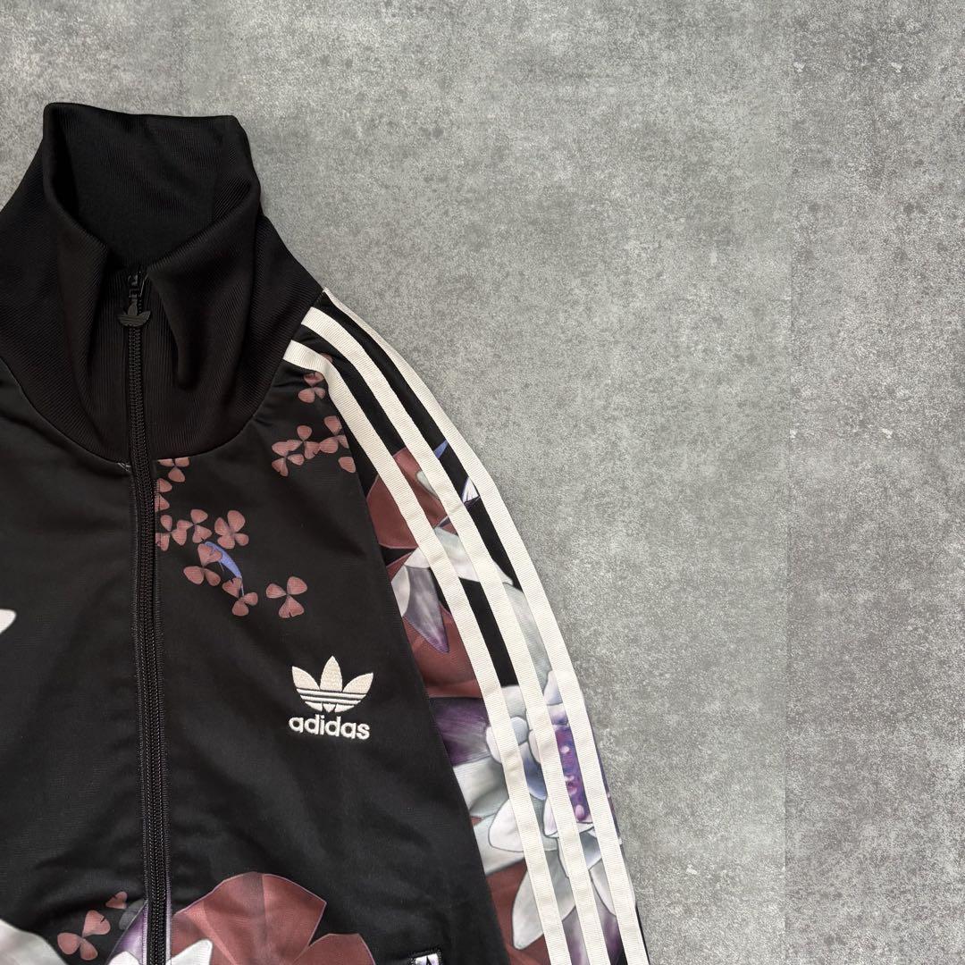 アディダス(ADIDAS)|バラ柄トラックジャケット アディダス