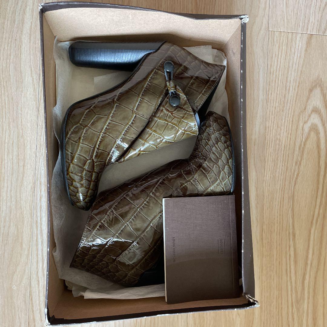靴 LV